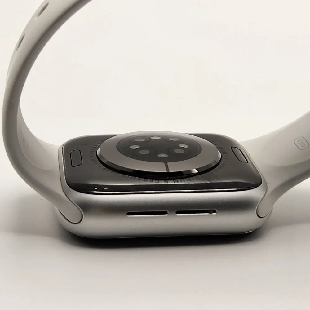 Apple 40mm Apple Watch Series 6 GPS/CELL PARTS OR REPAIR